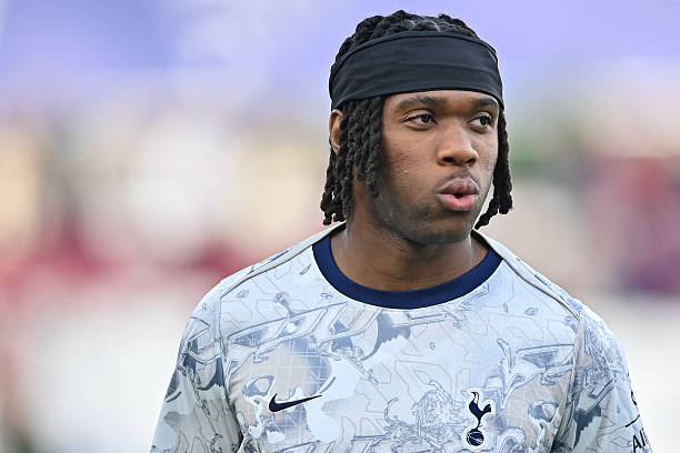 Destiny Udogie playing for Spurs